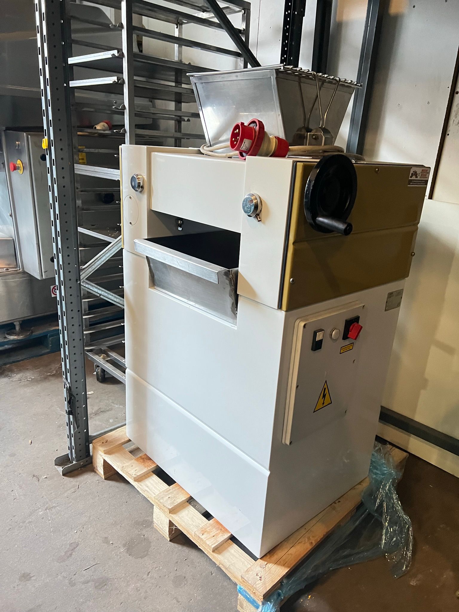 WhatsApp Image 2022-12-14 at 14.15.16 (2)